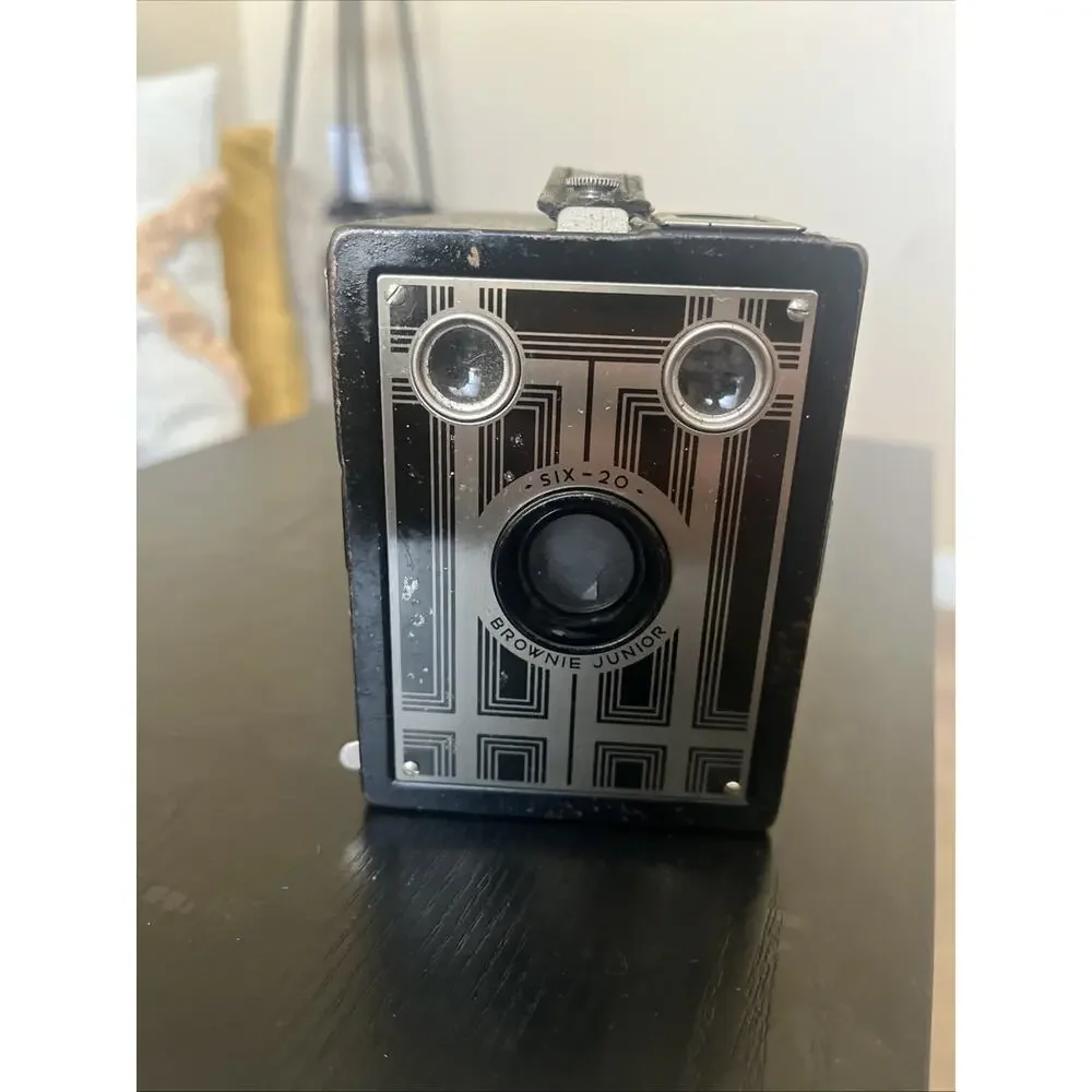 Vintage Kodak Brownie Junior Six-20 Jr 6-20 Film Camera Art Deco Box 1950's